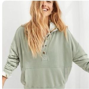 EUC aerie Oh Snap Weekend Henley in olive